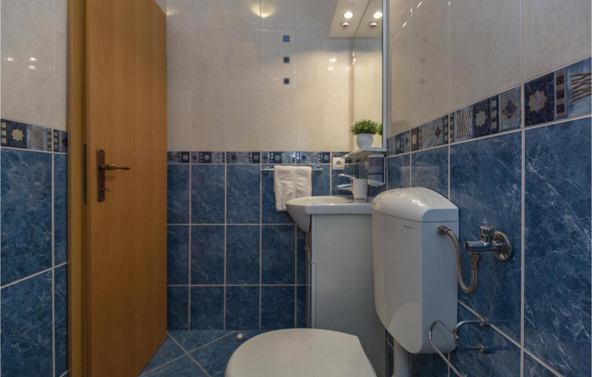 1 Bedroom Stunning Apartment In Makarska Zewnętrze zdjęcie